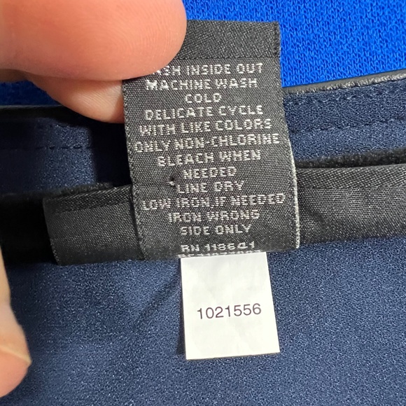 🔥2/$10 LANE BRYANT•| Navy Blue Black Faux Leather Zipper Sleeve Blouse/Tunic 26 - Picture 7 of 11